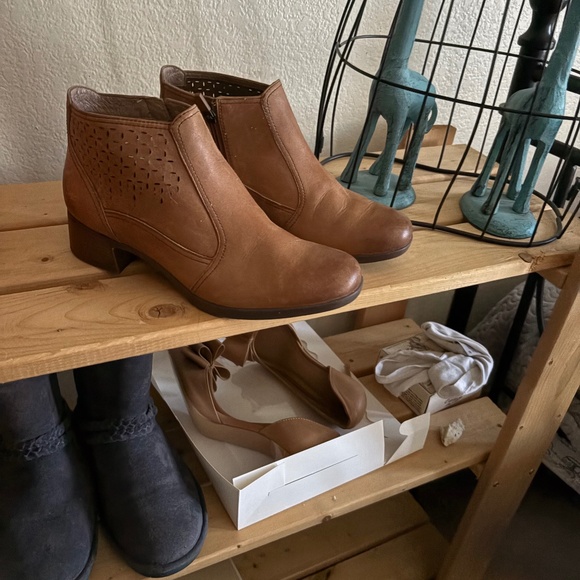 Dansko lesther bootie sz 38 (7.5 usa) - Picture 1 of 5